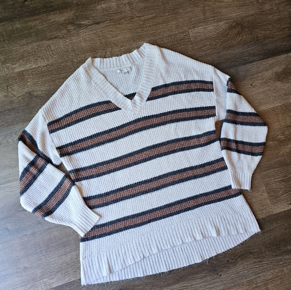 American eagle oversized V neck soft ivory brown and black striped sweater sz M - Picture 4 of 11